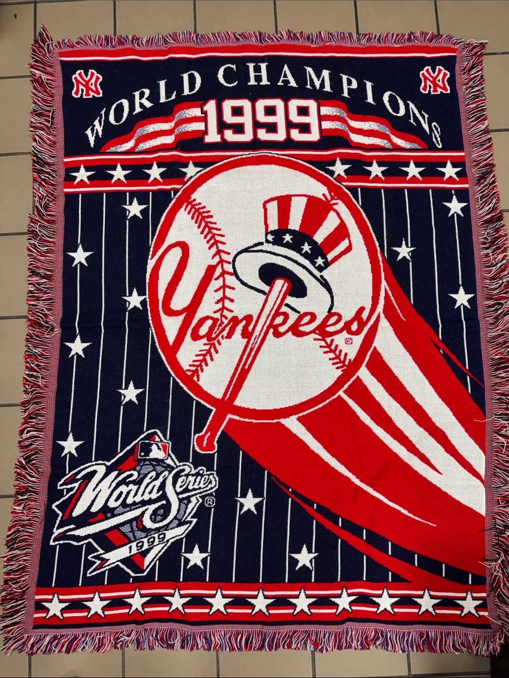 1999 Yankees World Champions Throw Blanket - Navy Red White
